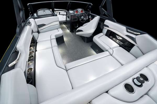 2016-Axis_A22_studio-RearInterior_lowres