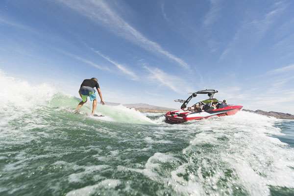 2019_Malibu_21MLX_Dad_Surfing