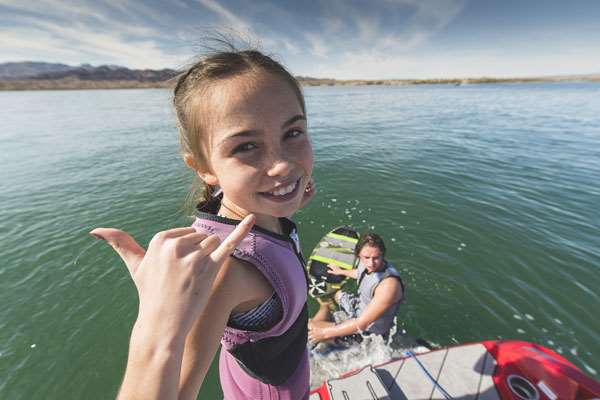 2019_Malibu_21MLX_Goodtimes_Surfing